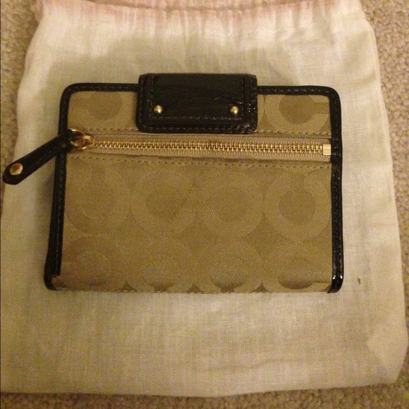 Coach Wallet - Picture 4 of 4