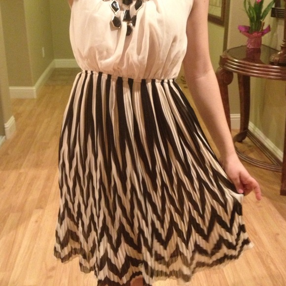Chevron print dress $15 <<reduced>>