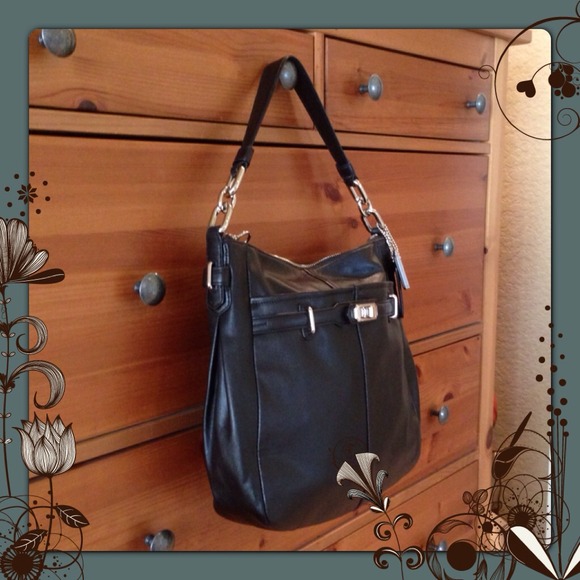 Coach Chelsea Leather Ashlyn Hobo 17816 - Picture 3 of 3