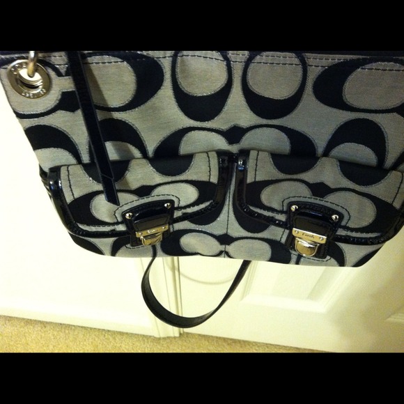Coach purse - Picture 2 of 4