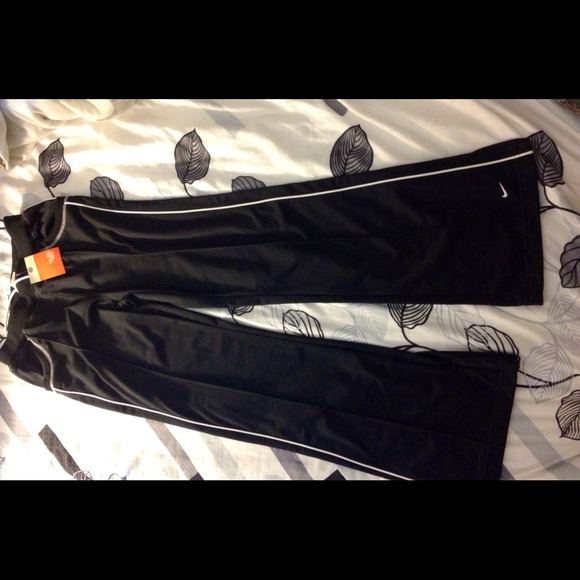 GIRLS Nike Jogging Pants