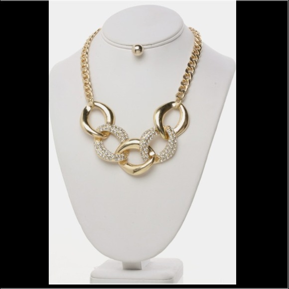 Jewelry - Gold Chunky Chain and earring set