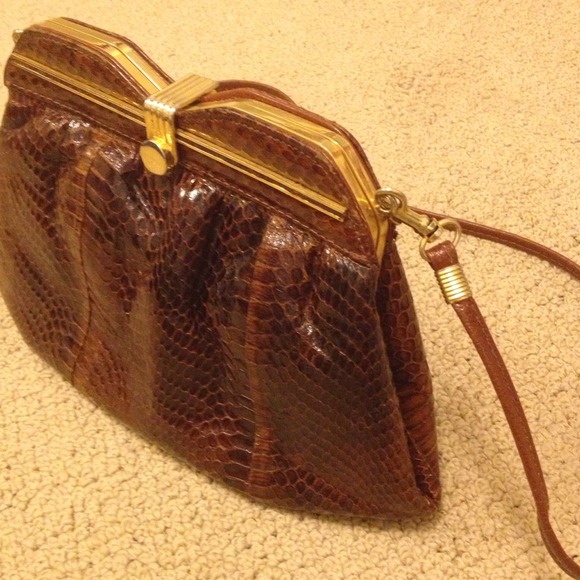 ***Sold****Beautiful vintage snakeskin purse
