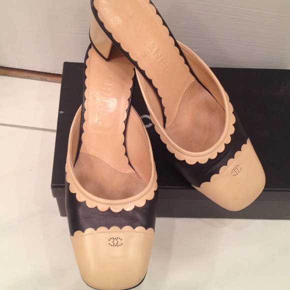 To die for Chanel Mules! Fashion statement... YES!