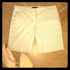 ⛵Theory Bermuda Shorts⛵