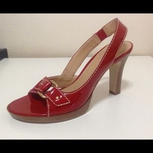 Franco Sarto Red Patent w/Gold Buckle Sz 8.5 -HOT!