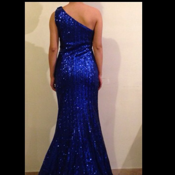 Amazing evening Dress - Picture 3 of 3