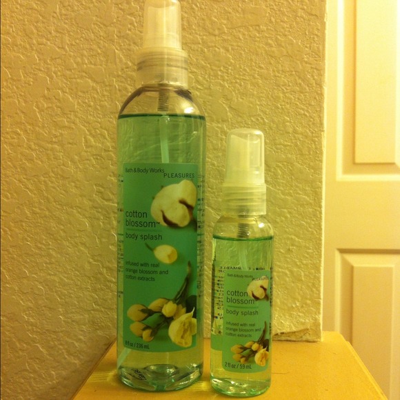 Cotton blossom body spray