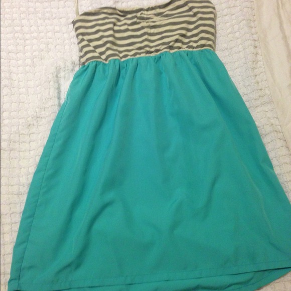 Pretty light weight Turquoise tube top dress
