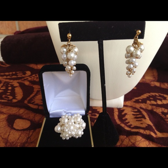 Stimulated pearl cluster earrings and ring