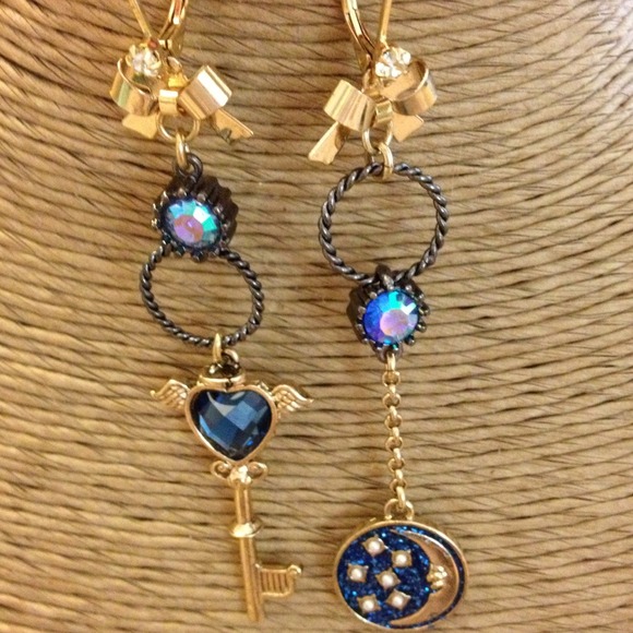 💥💥SOLD IN BUNDLE🌟🌟Earrings - Picture 2 of 2