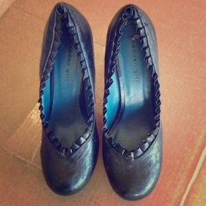 💰Sold in bundle💰black closed toe heel