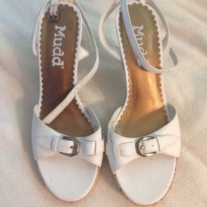 White strappy sandals with heel