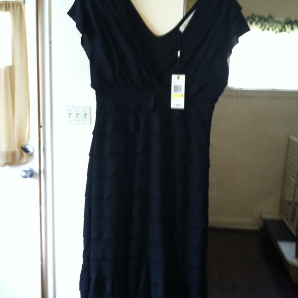 LBD - Picture 3 of 4