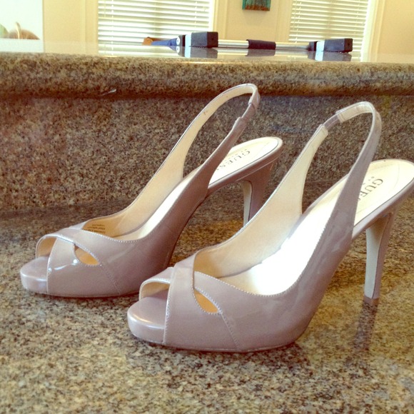 Sexy sling backs! Perfect nude goes with anything!