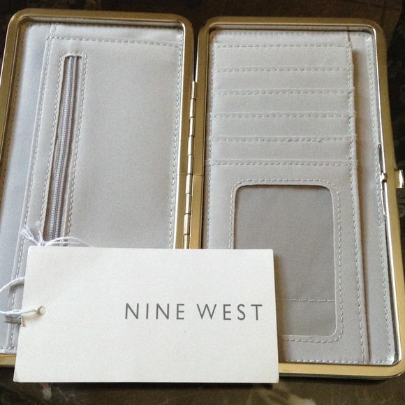 Nine West silver wallet New - Picture 2 of 2
