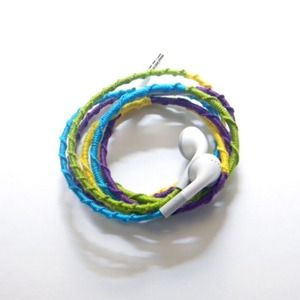 "Spring Flower" wrapped Apple iPhone 4S ear buds