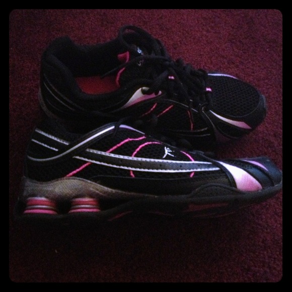 🌸🎀Danskin Pink & Black Running Shoes🌸🎀