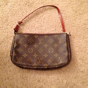 Small authentic Louis Vuitton purse
