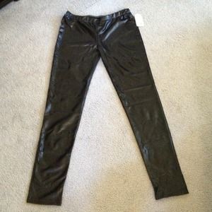 🎀Brand New Shiny Black Leggings🎀