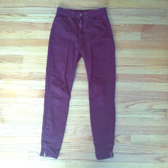High waisted maroon pants