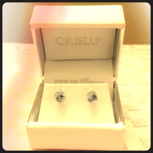 Crislu cubic studs 4.0 CTTW