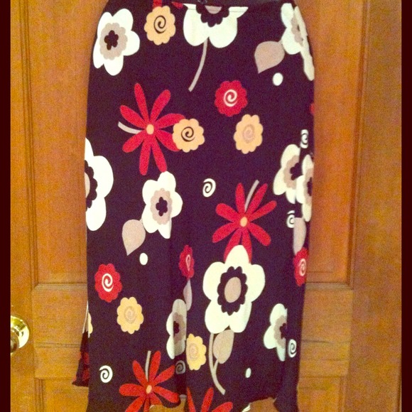 🎈🎈Sold in bundle. Bias cut skirt.