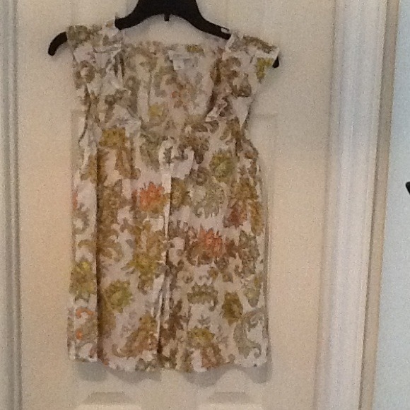 Sleeveless button down shirt