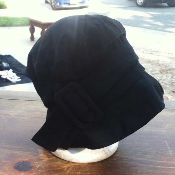 Cute black Liz Claiborne hat.