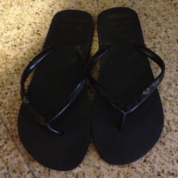 🔻REDUCED🔻Black Roxy flip flops