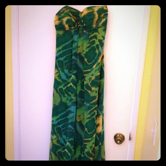 ⛔REDUCED⛔BCBG strapless long dress.