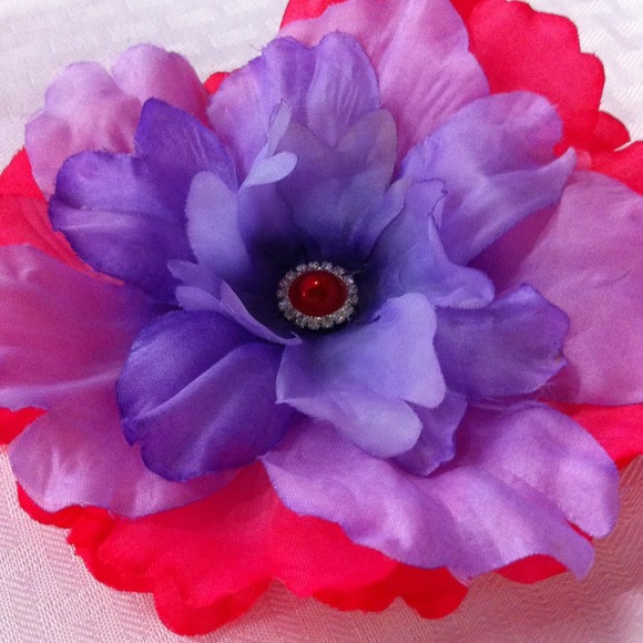 Colorful Flower Accessory - Picture 3 of 3