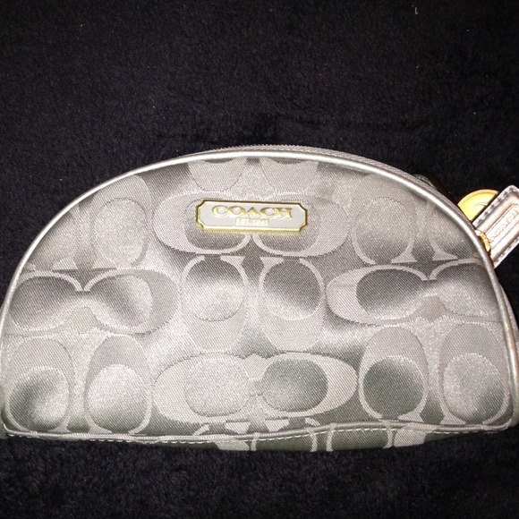 🚫SOLD🚫Small Coach bag