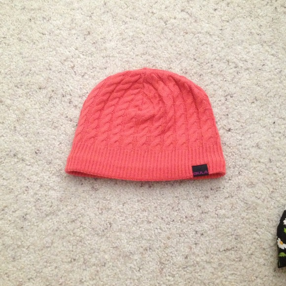 🔴SOLD🔴Coral beanie!