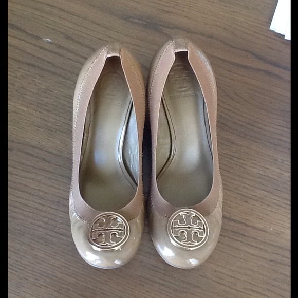 ⭐⭐sold⭐⭐Tory burch Caroline wedge