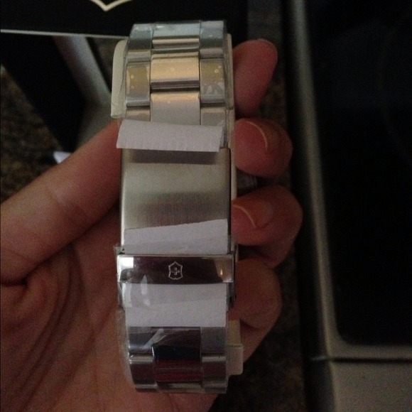 🌟REDUCED🌟! BRAND NEW Swiss army watch - Picture 3 of 3