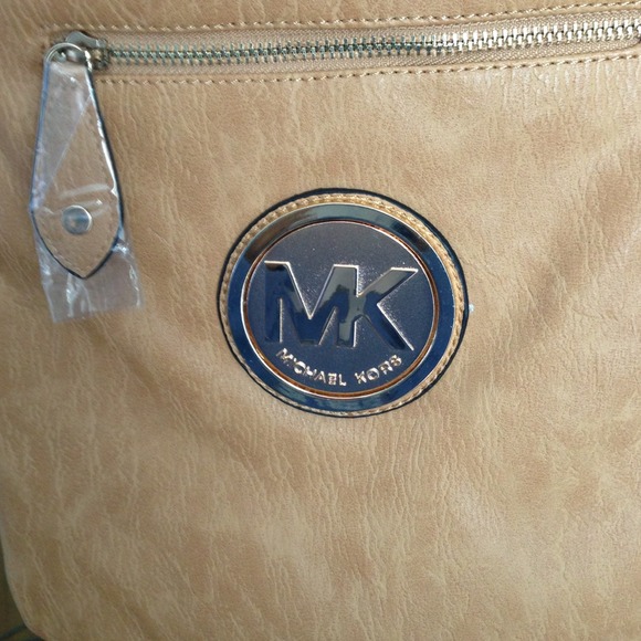 Sold - Picture 2 of 4