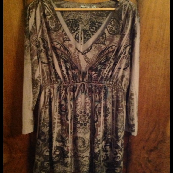 Top - Picture 2 of 2