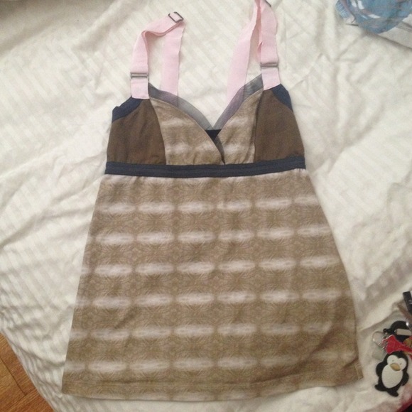 SOLD   Anthropologie cute top