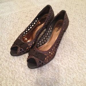 Brown Bongo peep toe pumps