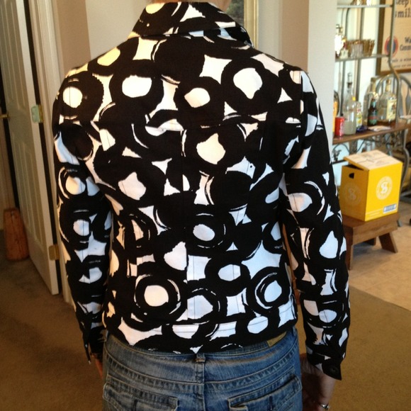 **Sold**Rafaella Petites black and white - Picture 2 of 4