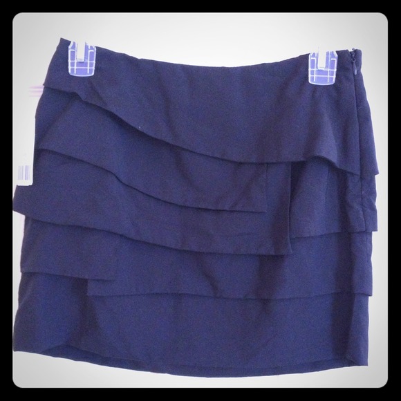 Forever 21 black layered skirt size small