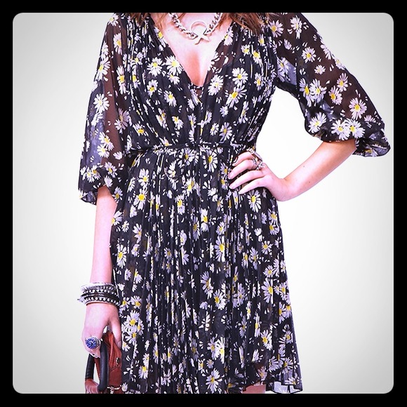 Reduced!: Ginta floral dress from Nasty Gal. 🌼👗