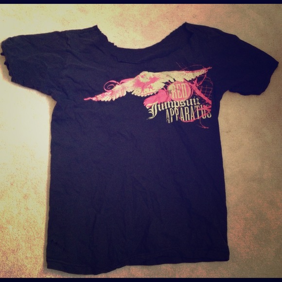 ❌SOLD IN BUNDLE❌ Red Jumpsuit Apparatus band tee