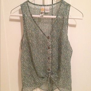 Floral print tank top with button detail