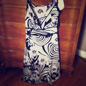 Beautiful sleeveless dress.