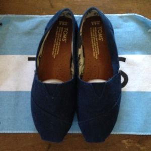 TOMS - Navy - 6.5