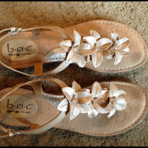 B.O.C. Flower T-strap Flat Sandals