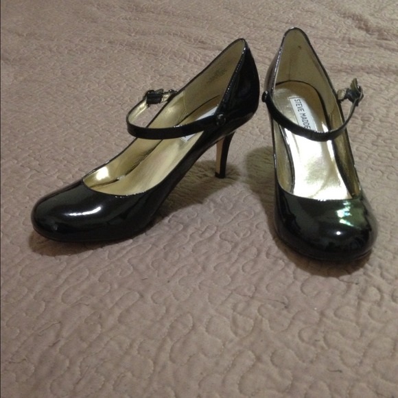 Patent leather shoes