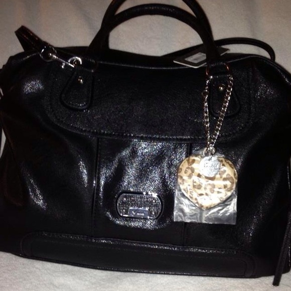 Black Guess! handbag RESERVED